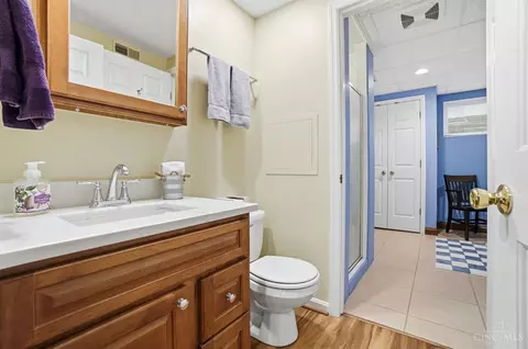 Bath - 3852 Deerpath Ln, Cincinnati, OH 45248 photo 7 of 7