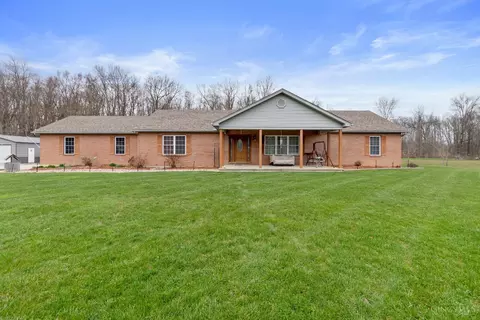 2655 Harry A Hill Dr, Bethel, OH 45106