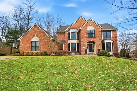 862 Miami Ridge Dr, Loveland, OH 45140