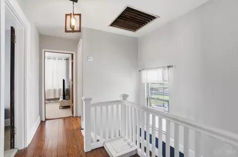 Entry Way - 1075 Coronado Ave, Cincinnati, OH 45238 photo 3 of 3