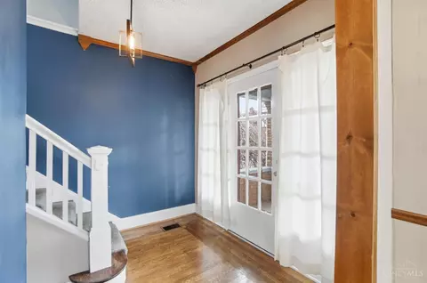 Entry Way - 1075 Coronado Ave, Cincinnati, OH 45238 photo 1 of 3