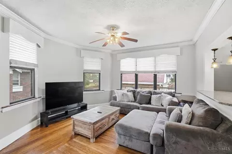 Living - 1075 Coronado Ave, Cincinnati, OH 45238 photo 2 of 3