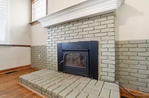 Living - 1075 Coronado Ave, Cincinnati, OH 45238 photo 1 of 3