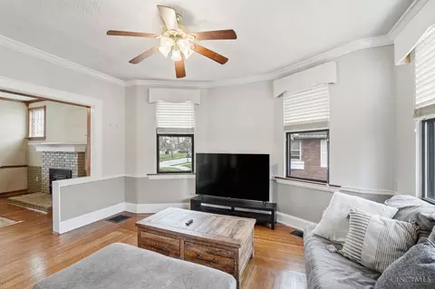 Living - 1075 Coronado Ave, Cincinnati, OH 45238 photo 3 of 3