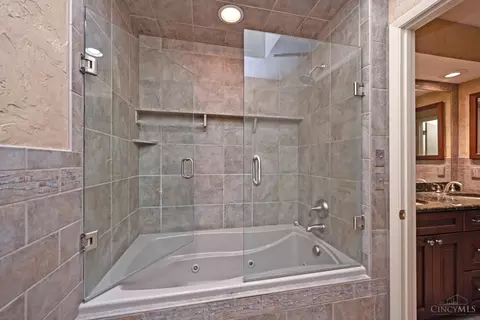 9031 Winthrop Dr, Montgomery, OH 45249 photo 47