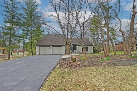 9031 Winthrop Dr, Montgomery, OH 45249 photo 3