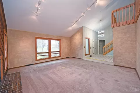 9031 Winthrop Dr, Montgomery, OH 45249 photo 13