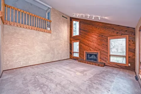 9031 Winthrop Dr, Montgomery, OH 45249 photo 10