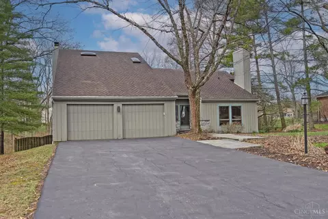 9031 Winthrop Dr, Montgomery, OH 45249 photo 5