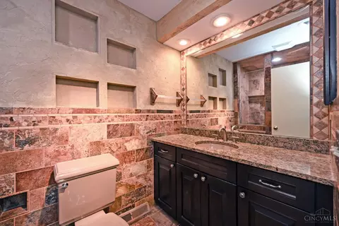 9031 Winthrop Dr, Montgomery, OH 45249 photo 40