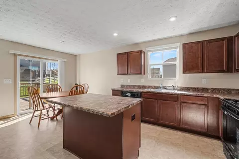Kitchen - 4798 Sullivans Ridge Dr, Morrow, OH 45152 photo 1 of 3