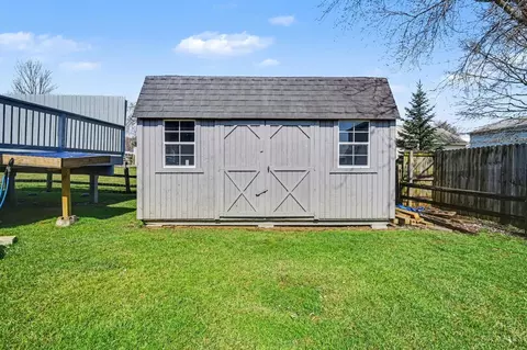 Exterior - 8 Robin Way, Amelia, OH 45102 photo 5 of 7
