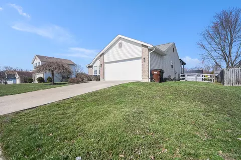 Exterior - 8 Robin Way, Amelia, OH 45102 photo 6 of 7