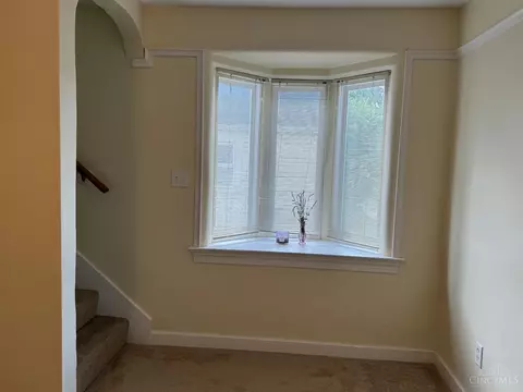 Living - 1288 Southlyn Dr, Kettering, OH 45409 photo 2 of 6