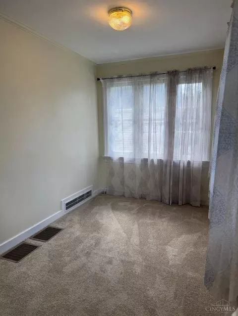 Bedroom - 1288 Southlyn Dr, Kettering, OH 45409 photo 1 of 7