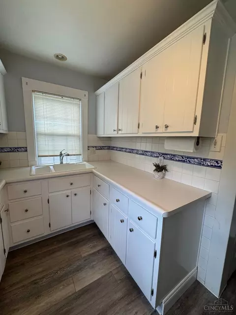 Kitchen - 1288 Southlyn Dr, Kettering, OH 45409 photo 7 of 7