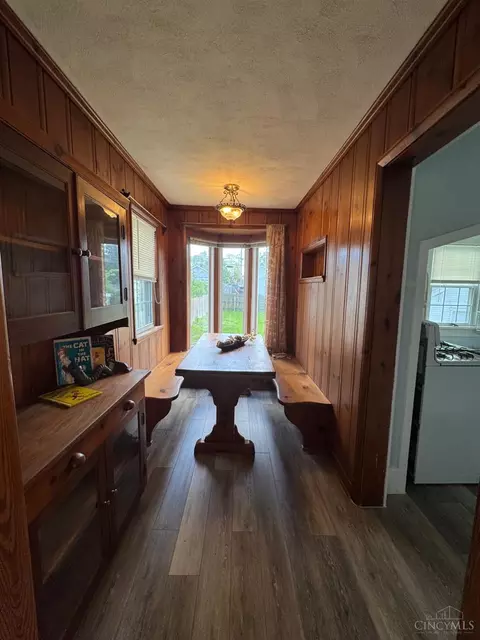 Dining - 1288 Southlyn Dr, Kettering, OH 45409 photo 2 of 3