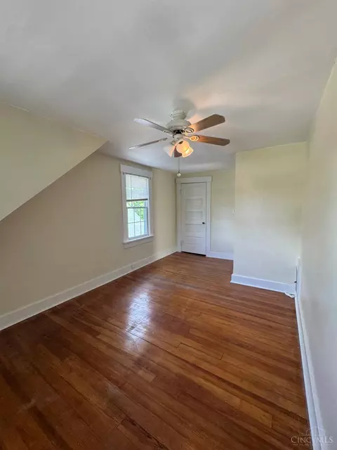Bedroom - 1288 Southlyn Dr, Kettering, OH 45409 photo 2 of 7