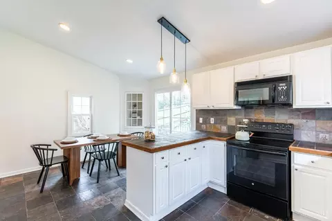 Kitchen - 463 Stanley Ave, Cincinnati, OH 45226 photo 2 of 3
