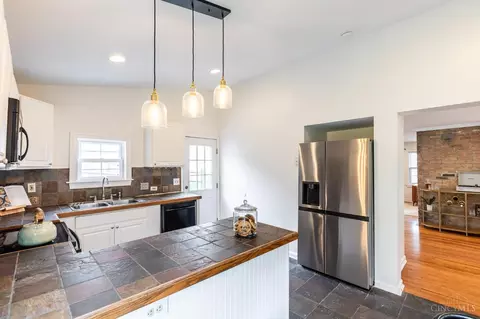 Kitchen - 463 Stanley Ave, Cincinnati, OH 45226 photo 3 of 3