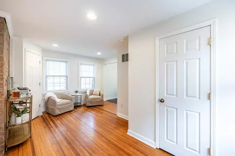 Entry Way - 463 Stanley Ave, Cincinnati, OH 45226 photo 1 of 4