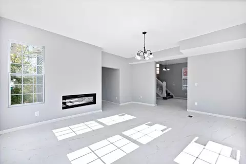 Living - 3565 Harvey Ave, Cincinnati, OH 45229 photo 4 of 4