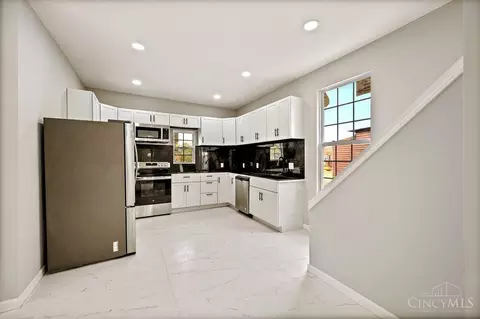 Kitchen - 3565 Harvey Ave, Cincinnati, OH 45229 photo 2 of 3