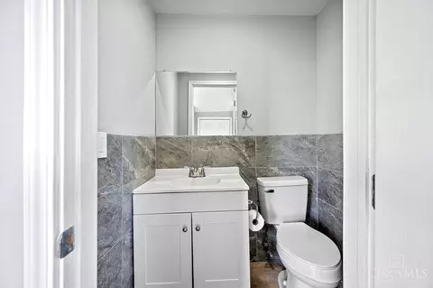 Bath - 3565 Harvey Ave, Cincinnati, OH 45229 photo 3 of 3