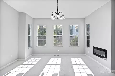 Living - 3565 Harvey Ave, Cincinnati, OH 45229 photo 2 of 4