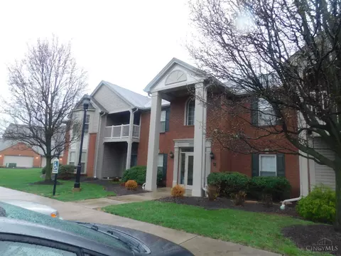 8026 Pinnacle Point Dr, West Chester, OH 45069