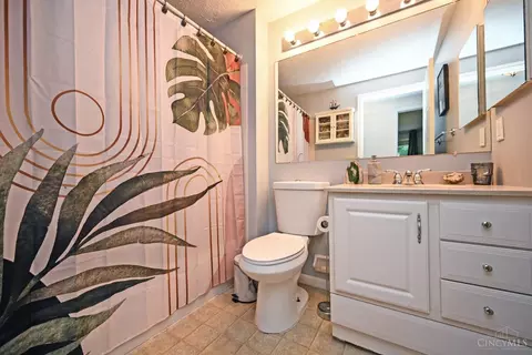 Bath - 2590 Hunt Rd, Reading, OH 45236 photo 2 of 3