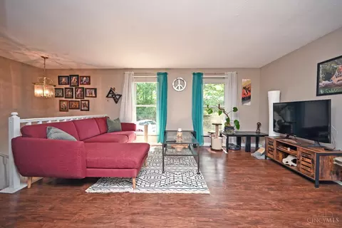 Living - 2590 Hunt Rd, Reading, OH 45236 photo 1 of 5