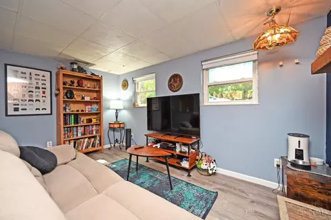 Living - 2590 Hunt Rd, Reading, OH 45236 photo 4 of 5