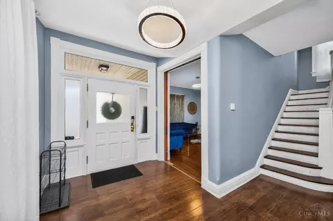 Entry Way - 922 Summit Ave, Cincinnati, OH 45204 photo 1 of 10