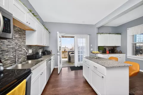 Kitchen - 922 Summit Ave, Cincinnati, OH 45204 photo 3 of 3