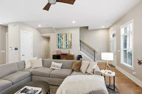 Living - 1507 Elm St, Cincinnati, OH 45202 photo 2 of 4