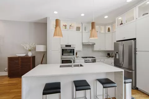 Kitchen - 1507 Elm St, Cincinnati, OH 45202 photo 2 of 3