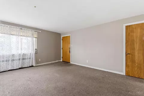 3911 Gatewood Ln, Silverton, OH 45236 photo 8