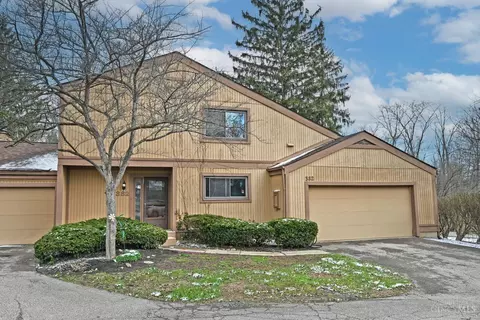 382 Walnut Ln, Mason, OH 45040