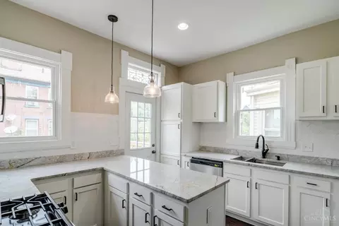 Kitchen - 2002 Clarion Ave, Cincinnati, OH 45207 photo 3 of 4