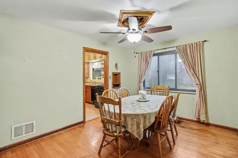 Dining - 2938 Temple Ave, Cincinnati, OH 45211 photo 1 of 2