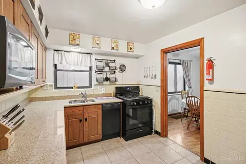 Kitchen - 2938 Temple Ave, Cincinnati, OH 45211 photo 1 of 3