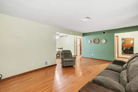 Living - 2938 Temple Ave, Cincinnati, OH 45211 photo 1 of 2