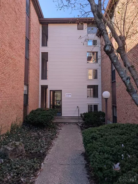 4908 Chalet Dr, Saint Bernard, OH 45217