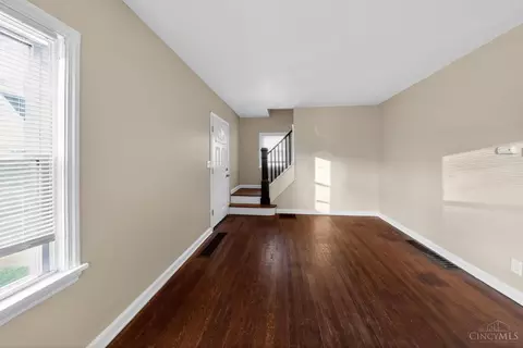 Entry Way - 1735 Ashbrook Dr, Cincinnati, OH 45238 photo 3 of 5