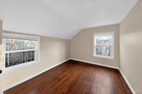 Bedroom - 1735 Ashbrook Dr, Cincinnati, OH 45238 photo 7 of 8