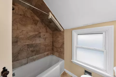 Bath - 1735 Ashbrook Dr, Cincinnati, OH 45238 photo 3 of 3