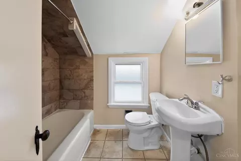 Bath - 1735 Ashbrook Dr, Cincinnati, OH 45238 photo 2 of 3