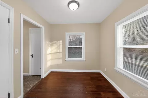 Entry Way - 1735 Ashbrook Dr, Cincinnati, OH 45238 photo 2 of 5