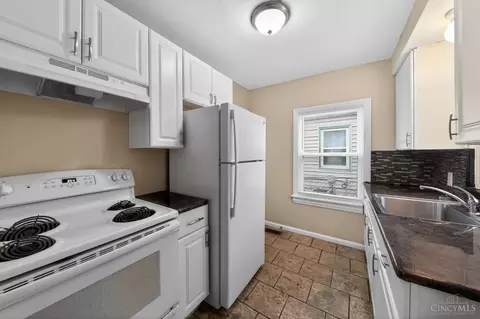 Kitchen - 1735 Ashbrook Dr, Cincinnati, OH 45238 photo 1 of 2